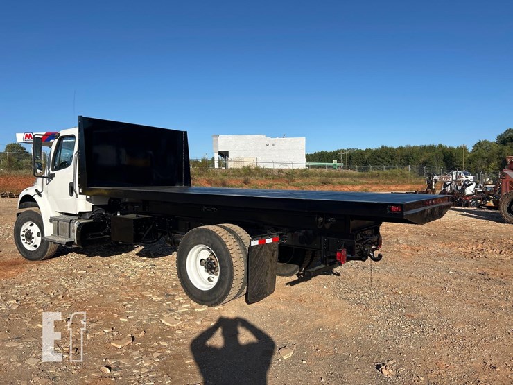 2018-freightliner-business-class-m2-106-image-4