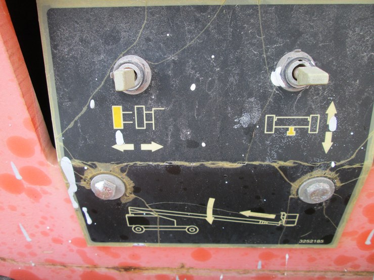 2000-jlg-120sxj-image-10