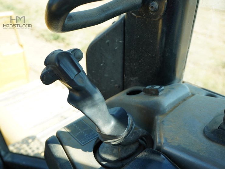 2007-caterpillar-d6n-lgp-image-14