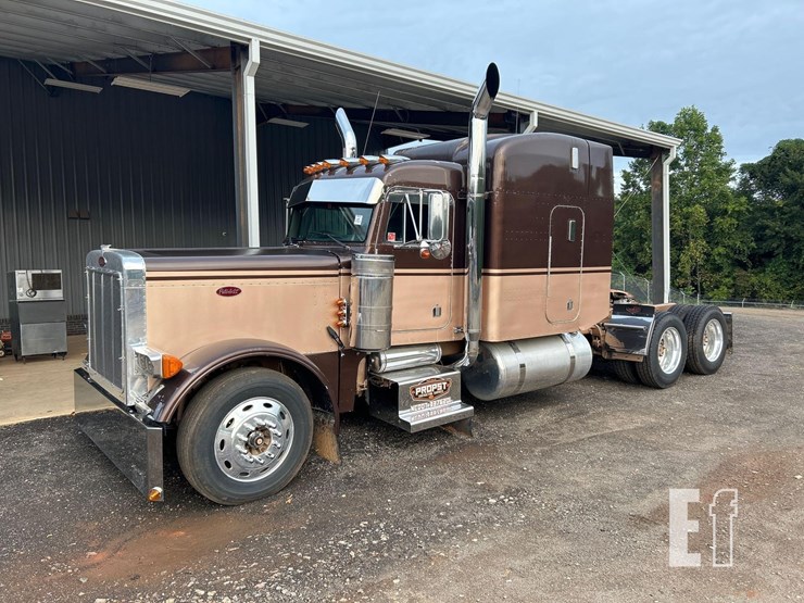 2000-peterbilt-379-image-1