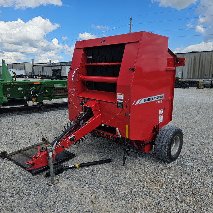 2006 MASSEY-FERGUSON 1745