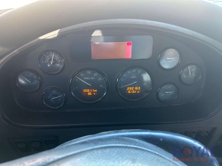 2012-peterbilt-337-image-9
