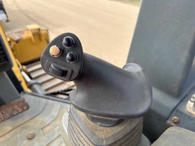 2016-caterpillar-d3k2-lgp-image-30