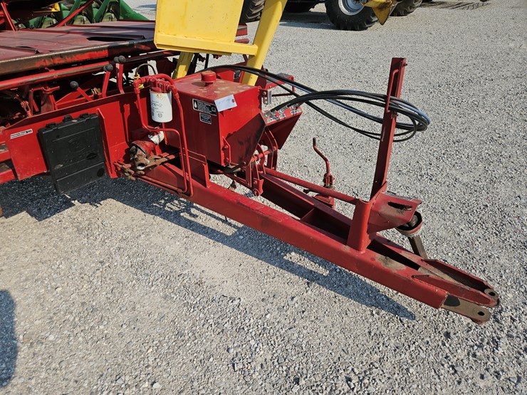 new-holland-1037-image-2