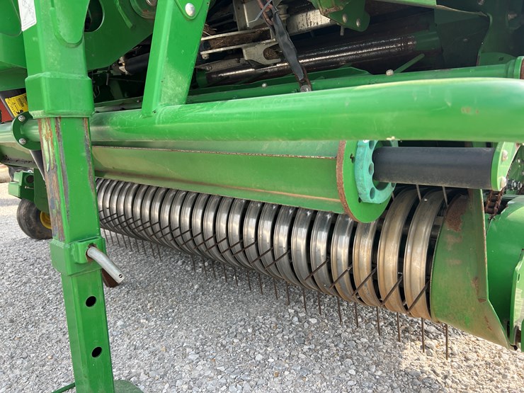 2018-john-deere-v461r-image-3