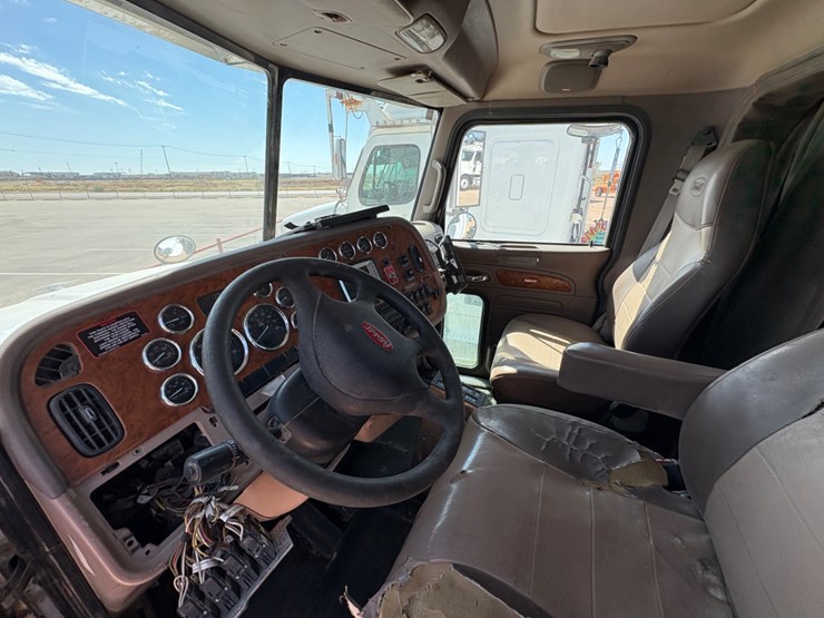 2008-peterbilt-386-image-8