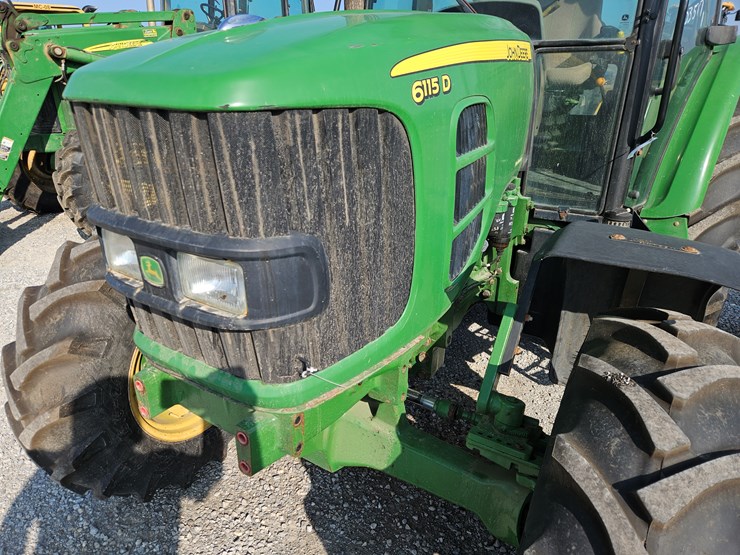 2010-john-deere-6115d-image-3