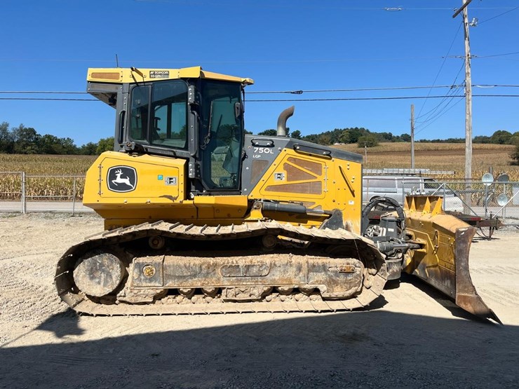 2021-deere-750l-image-7