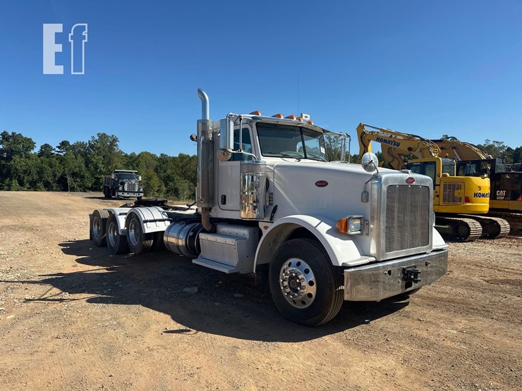 2012-peterbilt-367-image-12