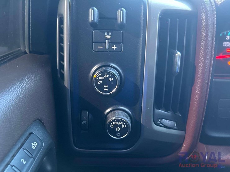 2014-chevrolet-silverado-image-17