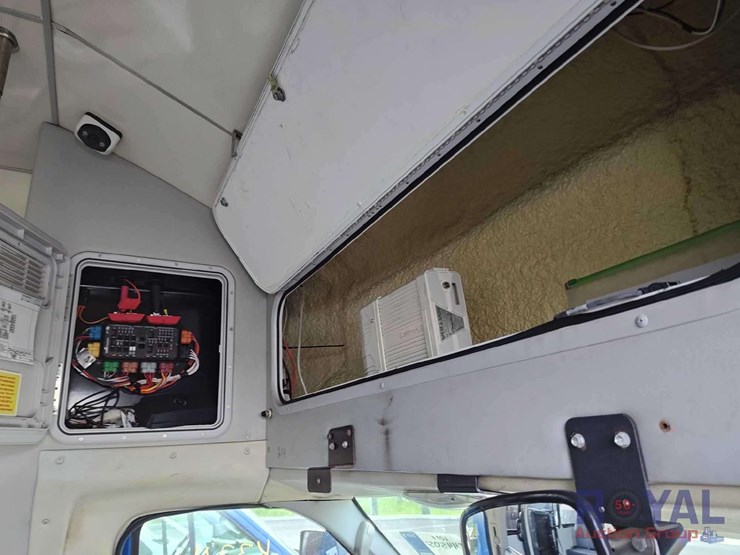 2016-ford-e450-image-27