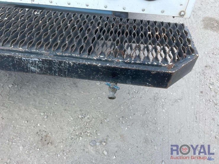 2014-freightliner-mt55-image-29