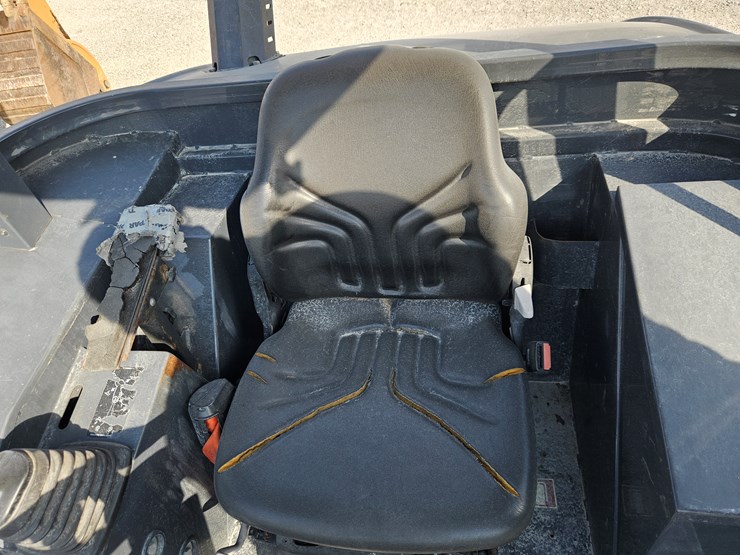 deere-204l-image-11