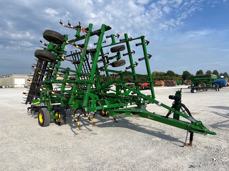 2018-john-deere-2018-image-1