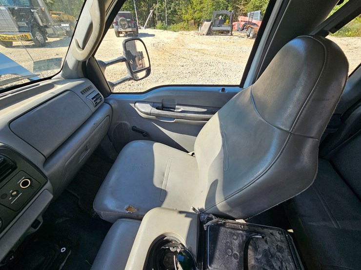 2006-ford-f350-image-37