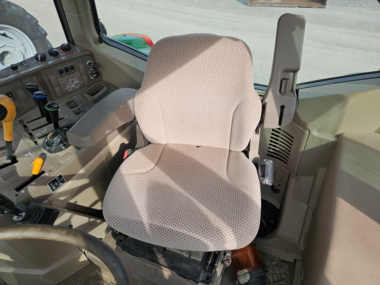 2019-john-deere-6110m-image-7
