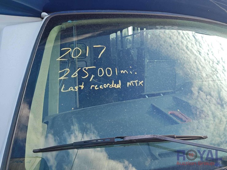 2017-ford-e450-image-8