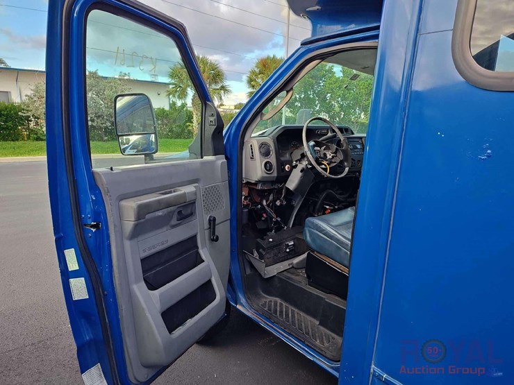 2016-ford-e450-image-8