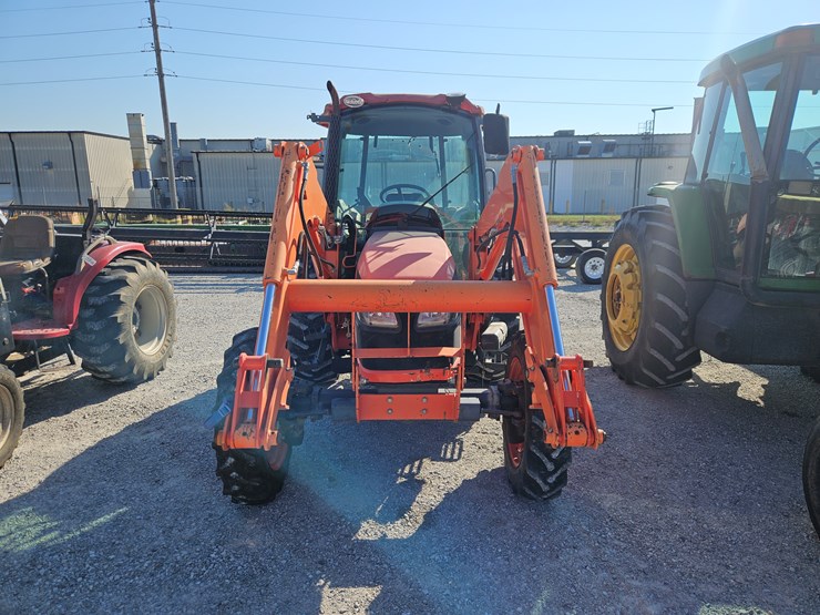 2010-kubota-m7040-image-2