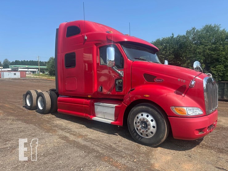2010-peterbilt-387-image-2