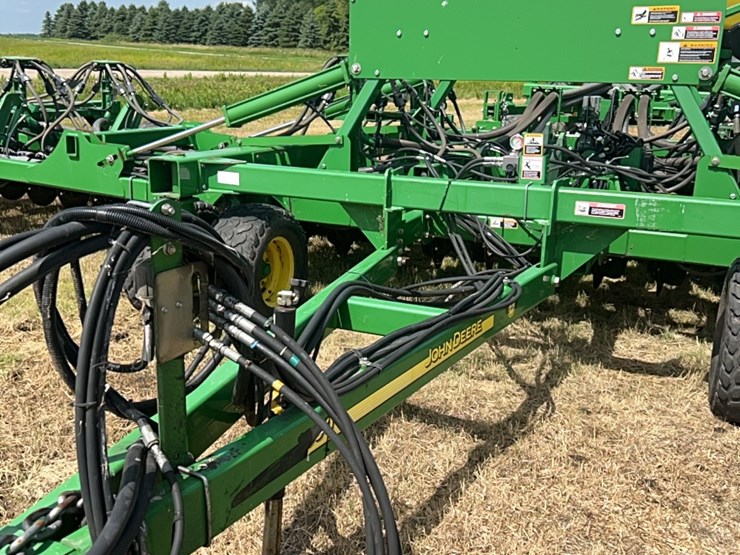 john-deere-1890-image-28