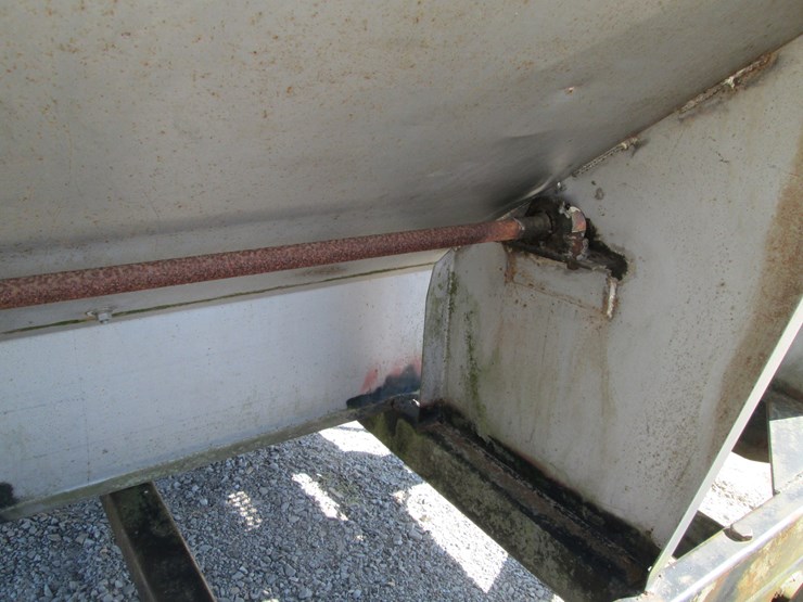 #29516-•-pull-type-fertilizer-buggy-image-14