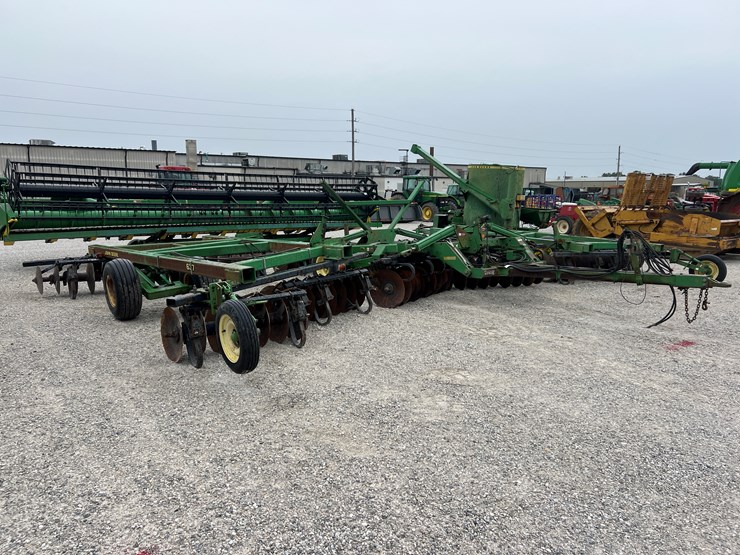 john-deere-637-image-1