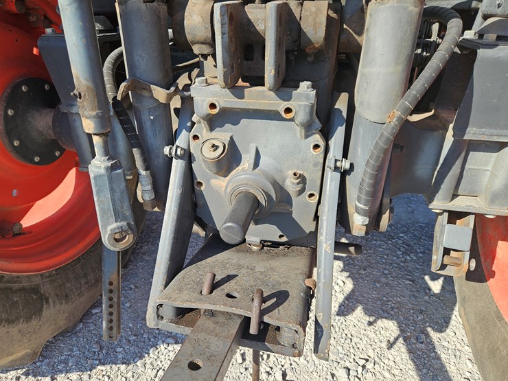 2010-kubota-m7040-image-16