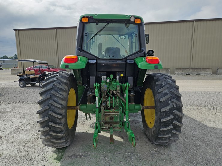 2019-john-deere-6110m-image-12