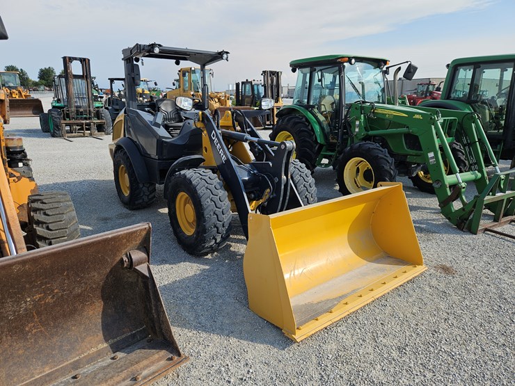 deere-204l-image-21