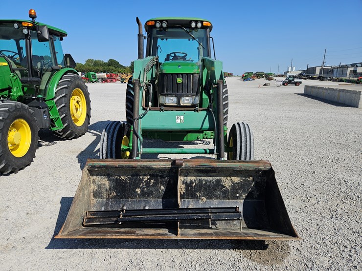 2004-john-deere-7220-image-2