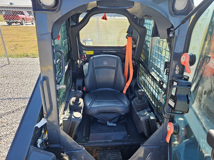 2022-deere-318g-image-7