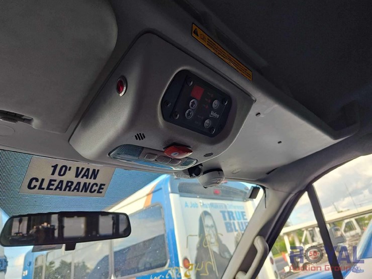 2017-ford-transit-image-21