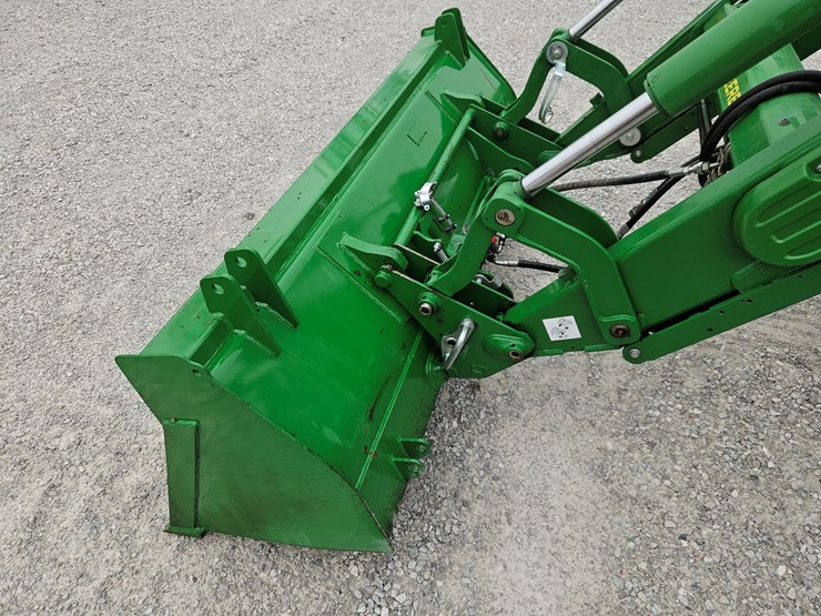 2017-john-deere-6130m-image-24