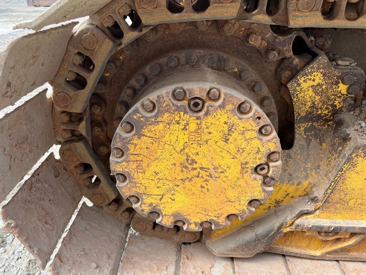 2017-komatsu-d51px-24-image-21