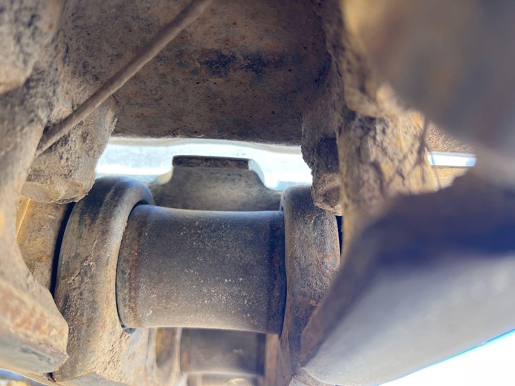 2015-caterpillar-d5k2-lgp-image-13