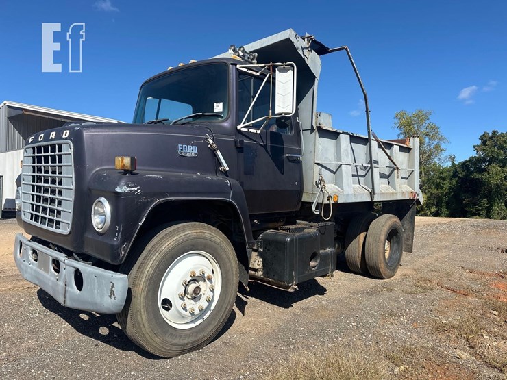 1982-ford-8000-image-7