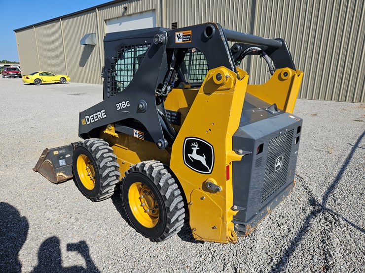 2022-deere-318g-image-15