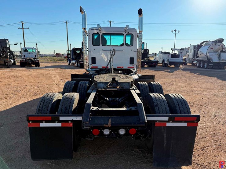 2024-kenworth-t880-image-4