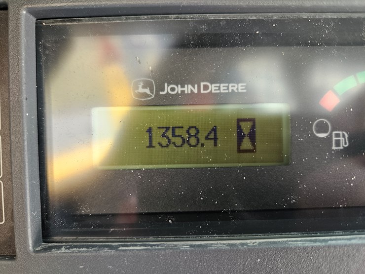 2022-deere-318g-image-10