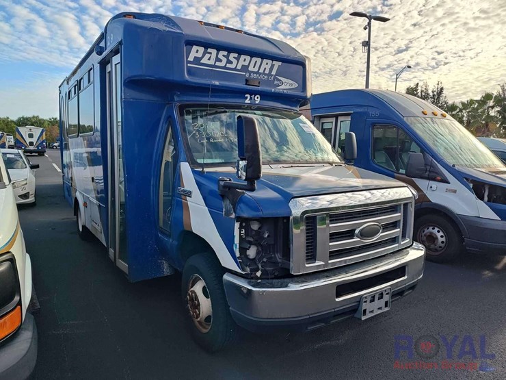 2016-ford-e450-image-2
