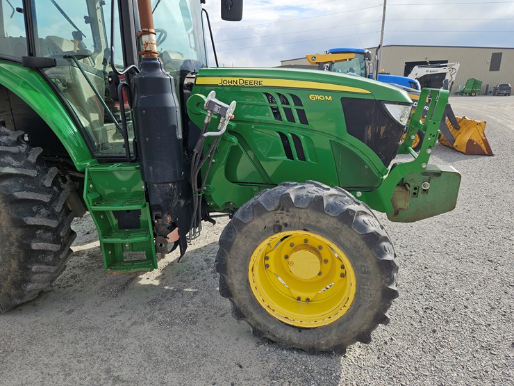 2019-john-deere-6110m-image-17