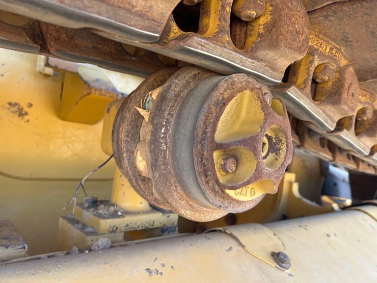 2021-caterpillar-d3-lgp-image-16