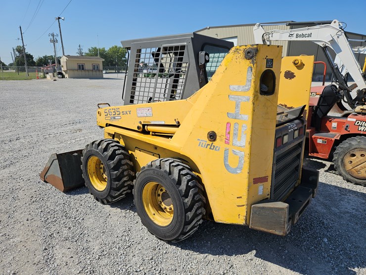 #203389-•-2000-gehl-sl5635-ii-skid-steer-image-13