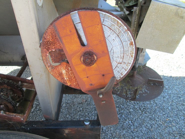 #29516-•-pull-type-fertilizer-buggy-image-8