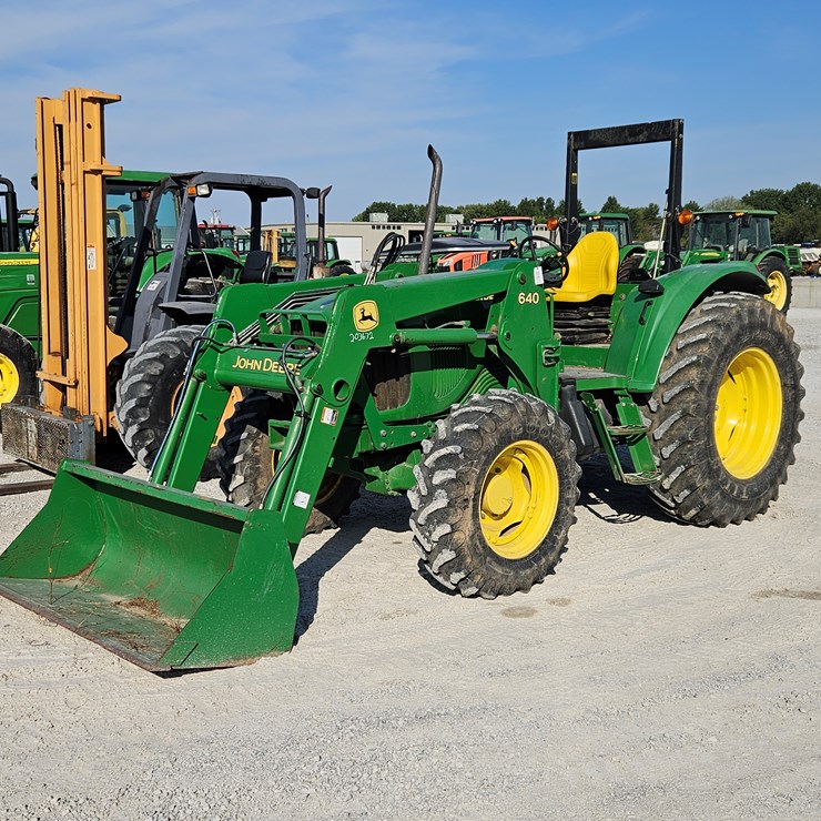 2004 JOHN DEERE 6320