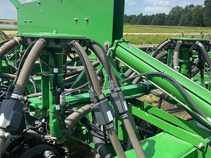 john-deere-1890-image-38