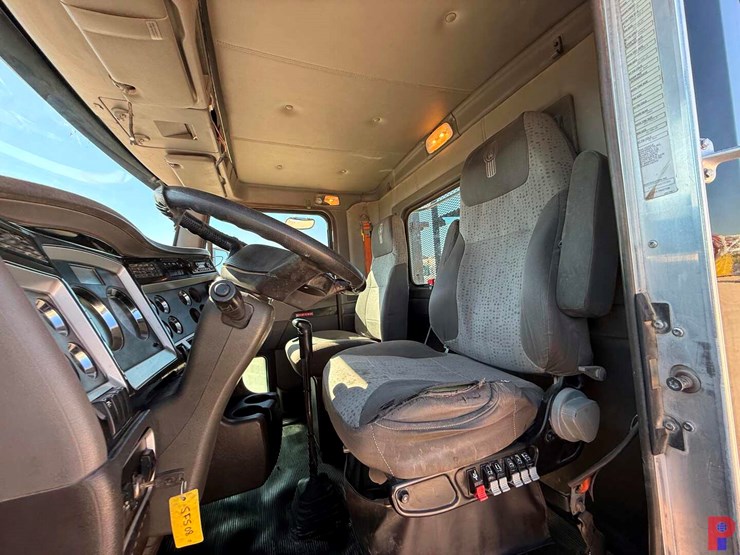 2013-kenworth-t660-image-16