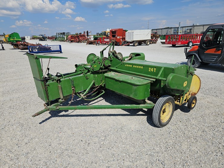 john-deere-24t-image-4