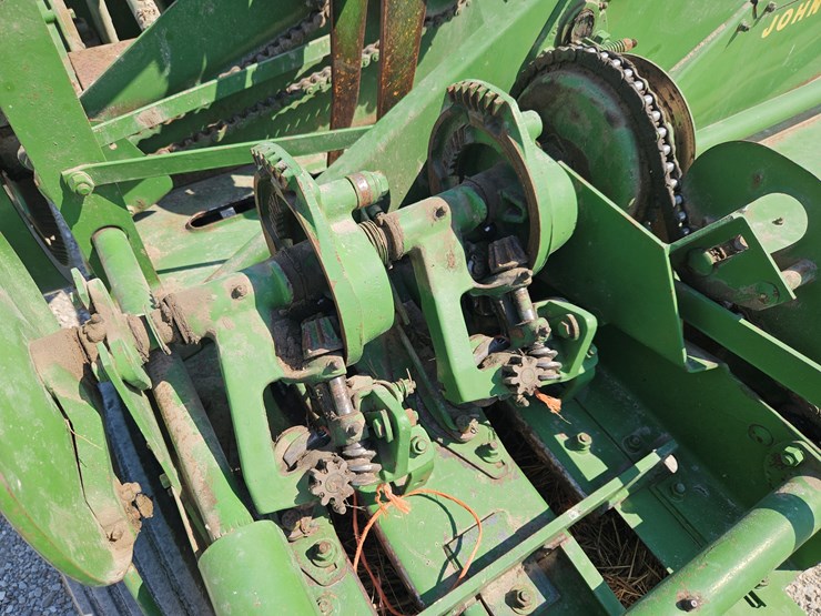 john-deere-24t-image-7